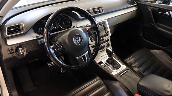 Volkswagen Passat Alltrack 12 of 19