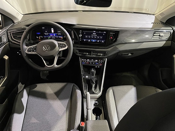 Volkswagen Polo 12 of 18