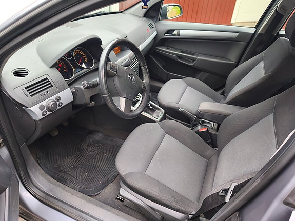 Opel Astra 4 of 6