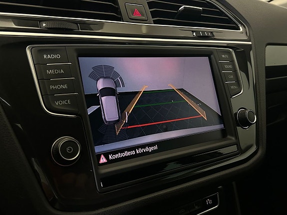 Volkswagen Tiguan 6 of 16