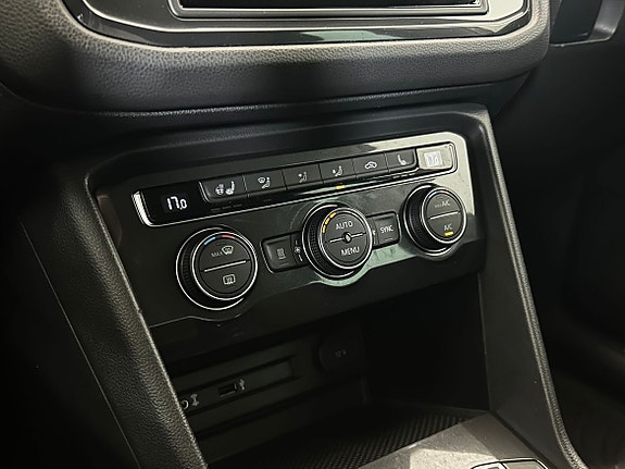 Volkswagen Tiguan 13 of 16