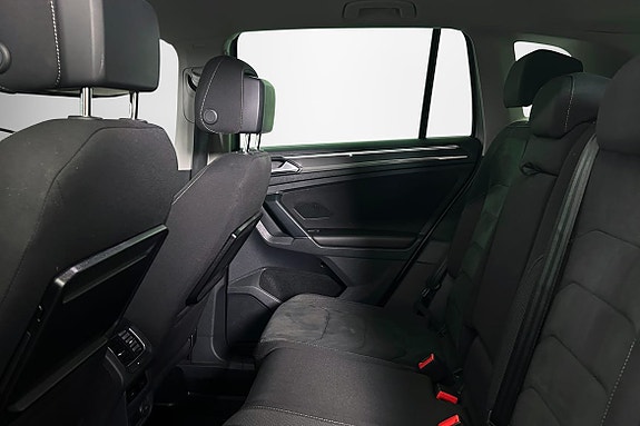 Volkswagen Tiguan 14 of 16