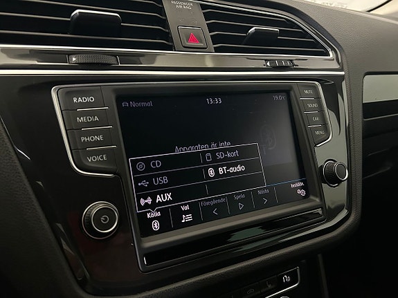 Volkswagen Tiguan 10 of 16