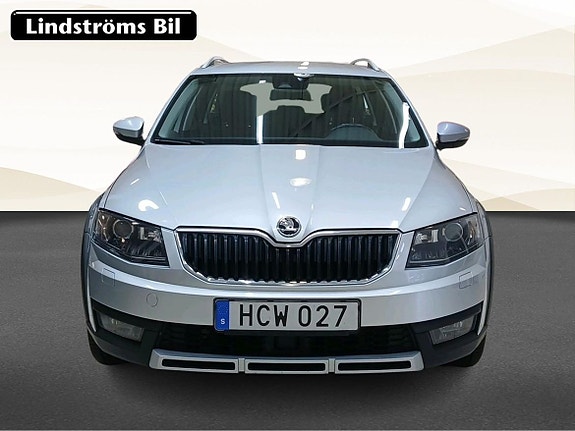Skoda Octavia Scout 6 of 18