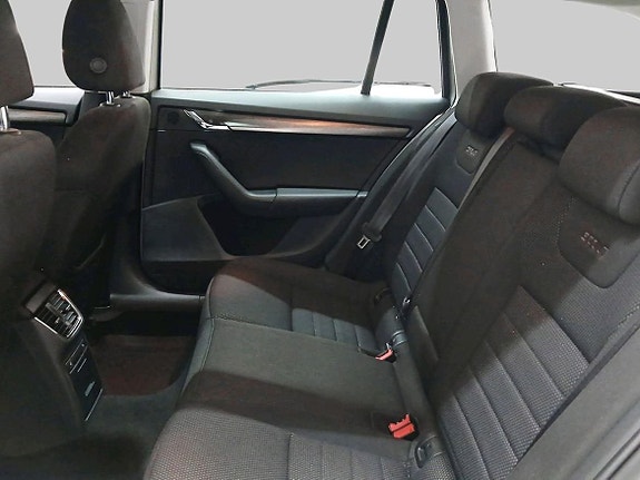 Skoda Octavia Scout 8 of 18