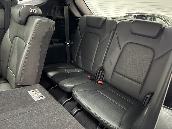Hyundai Santa Fe 11 of 16