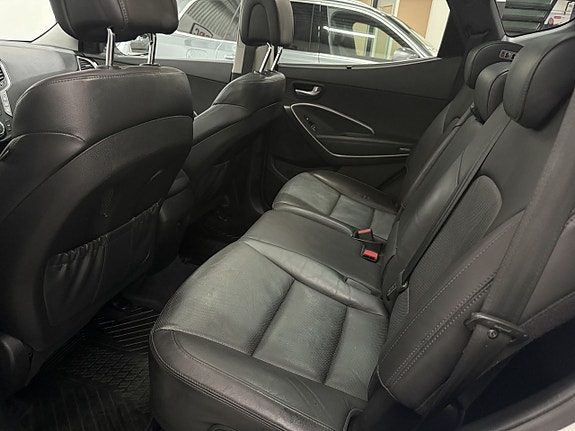 Hyundai Santa Fe 10 of 16