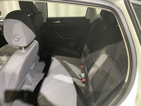 Volkswagen Polo 9 of 15