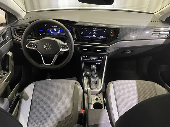 Volkswagen Polo 10 of 15