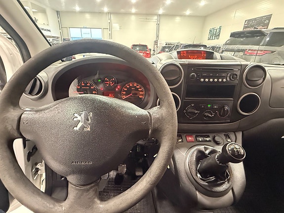 Peugeot Partner 8 of 14