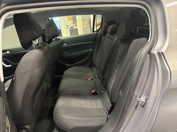 Peugeot 308 5 of 16