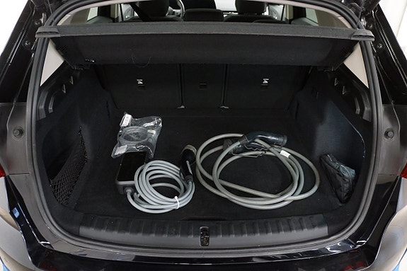 BMW iX1 13 of 19