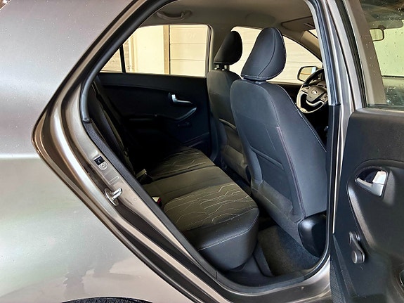 Kia Picanto 10 of 11