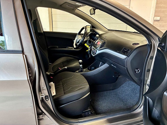 Kia Picanto 9 of 11
