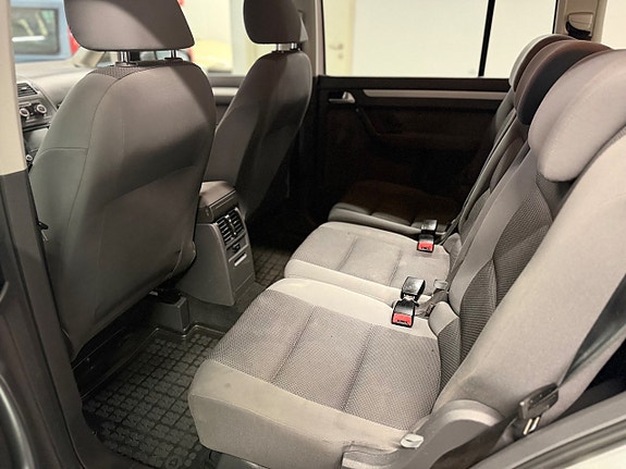 Volkswagen Touran 6 of 10
