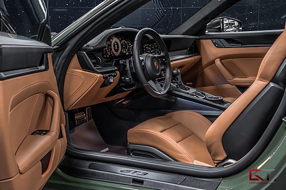 Porsche 911 11 of 24