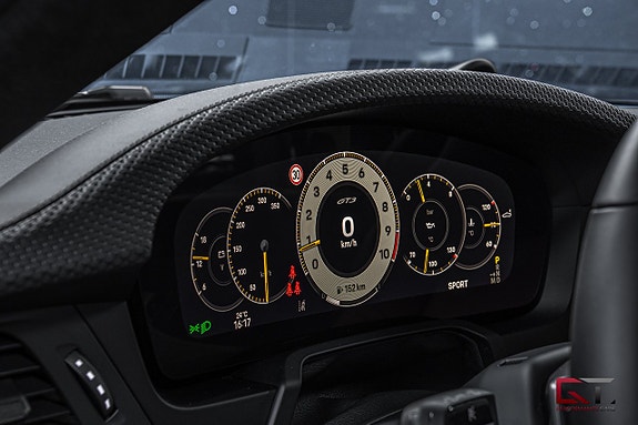 Porsche 911 15 of 24