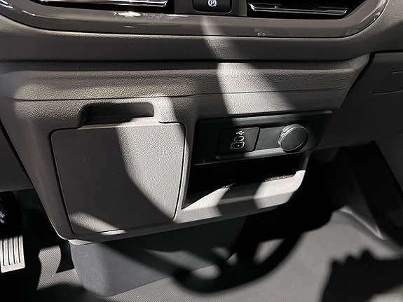 Volkswagen Transporter 9 of 14