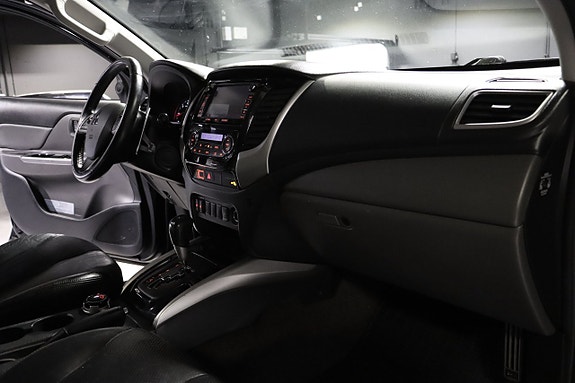 Mitsubishi L200 14 of 25