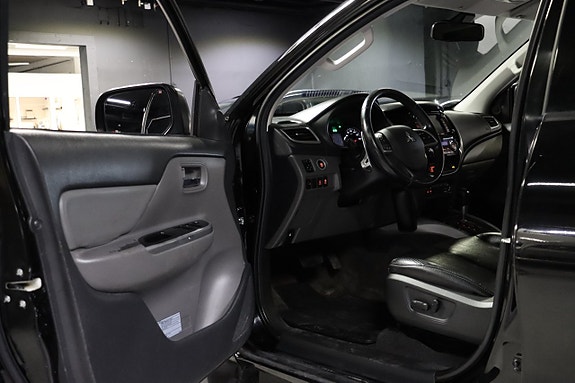 Mitsubishi L200 8 of 25