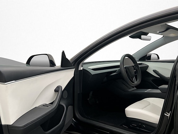 Tesla Model 3 9 of 30