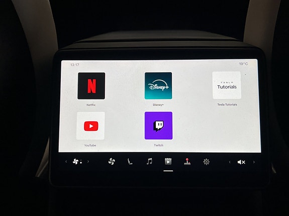 Tesla Model 3 28 of 30