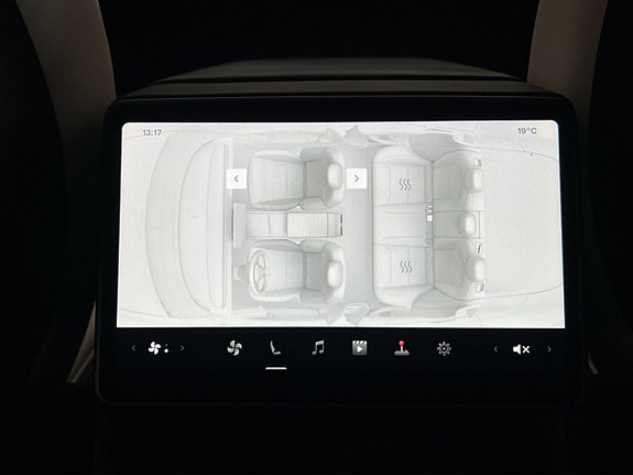 Tesla Model 3 27 of 30