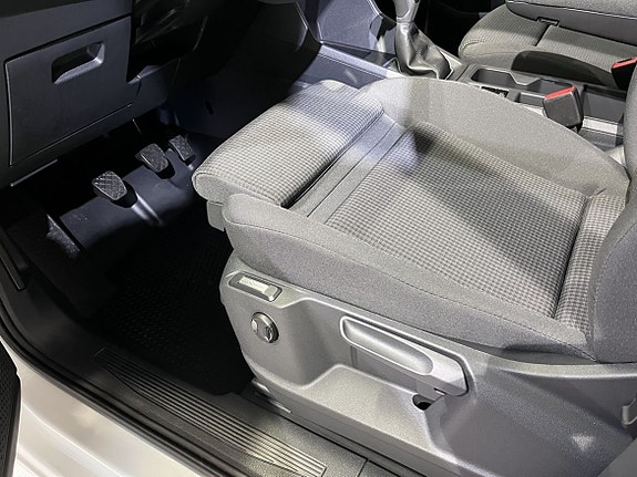 Volkswagen Caddy Maxi 5 of 11