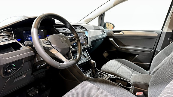 Volkswagen Touran 7 of 21