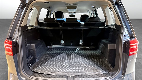 Volkswagen Touran 11 of 16