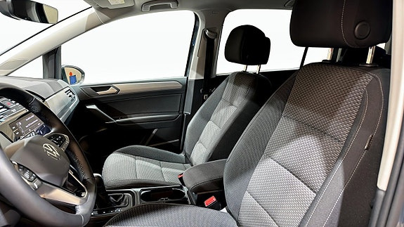 Volkswagen Touran 8 of 21