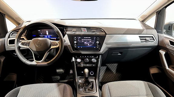Volkswagen Touran 10 of 21