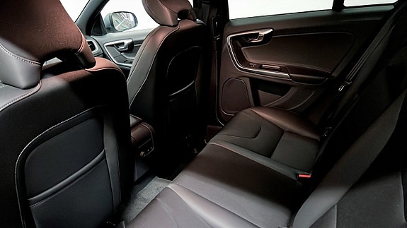 Volvo V60 11 of 20