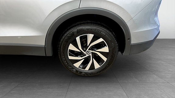 Volkswagen Tiguan 6 of 21