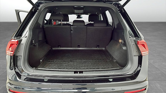 Volkswagen Tiguan Allspace 12 of 13