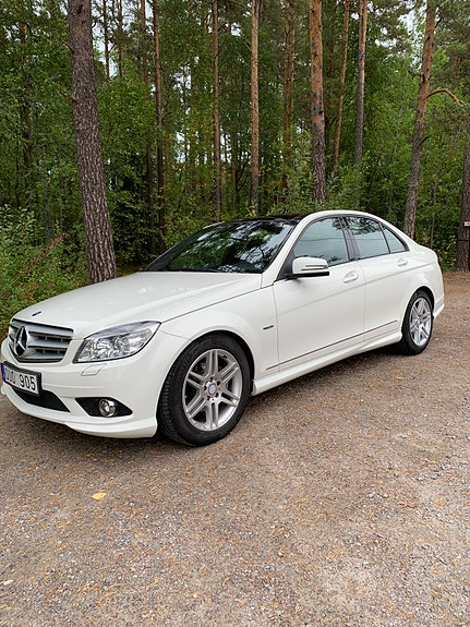 Mercedes-Benz C180 4 of 14