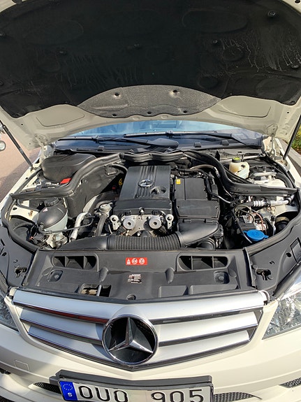 Mercedes-Benz C180 6 of 14