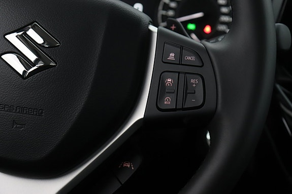 Suzuki S-Cross 23 of 30