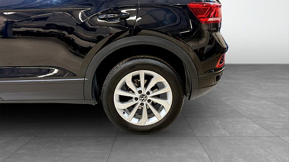 Volkswagen T-Roc 6 of 19