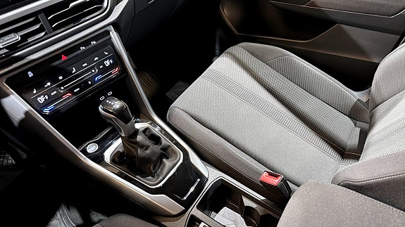 Volkswagen T-Roc 16 of 19
