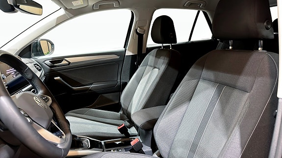 Volkswagen T-Roc 8 of 19