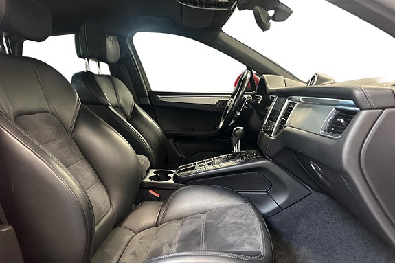 Porsche Macan GTS 15 of 29