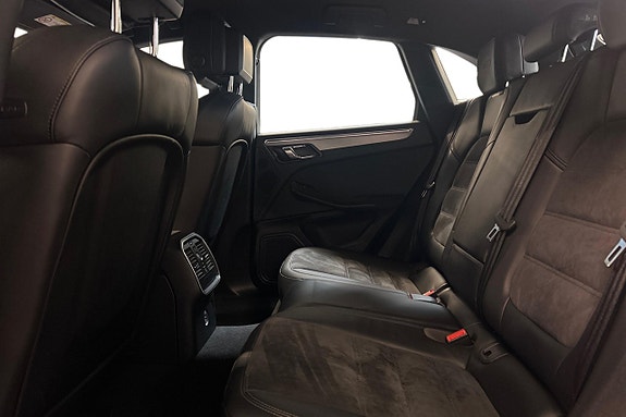 Porsche Macan GTS 14 of 29