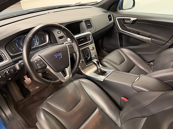 Volvo V60 8 of 16