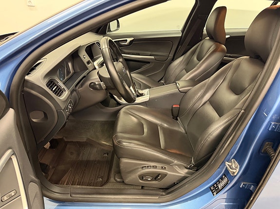 Volvo V60 10 of 16
