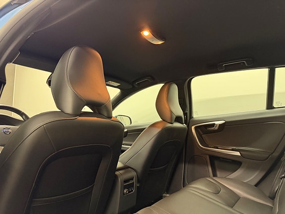 Volvo V60 14 of 16