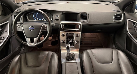 Volvo V60 7 of 16