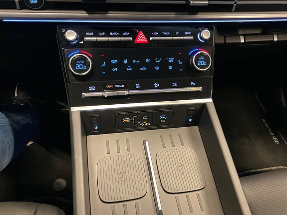 Hyundai Santa Fe 11 of 20