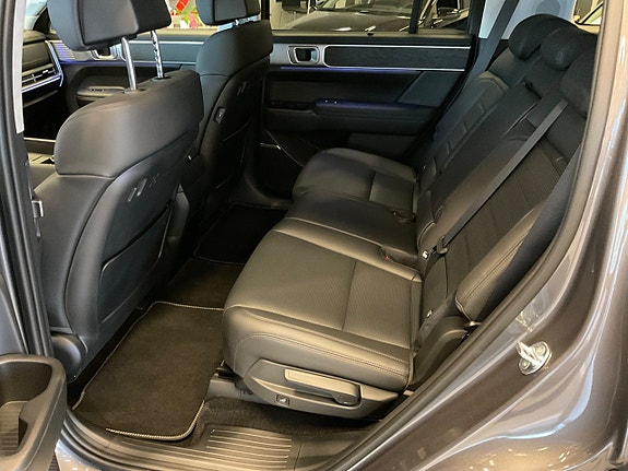 Hyundai Santa Fe 16 of 20