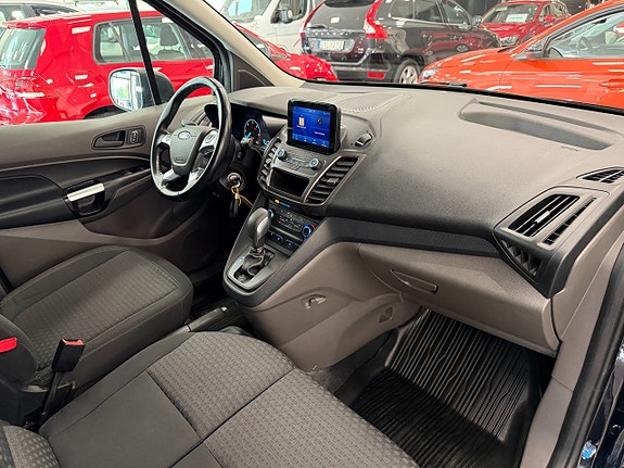 Ford Transit Connect 4 of 11